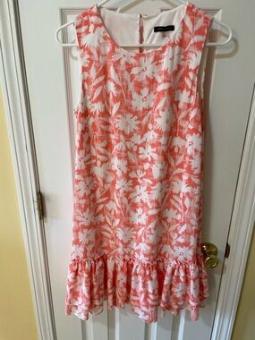 Tommy Hilfiger Coral White Floral Shift Dress Size 6 Ruffle Hem